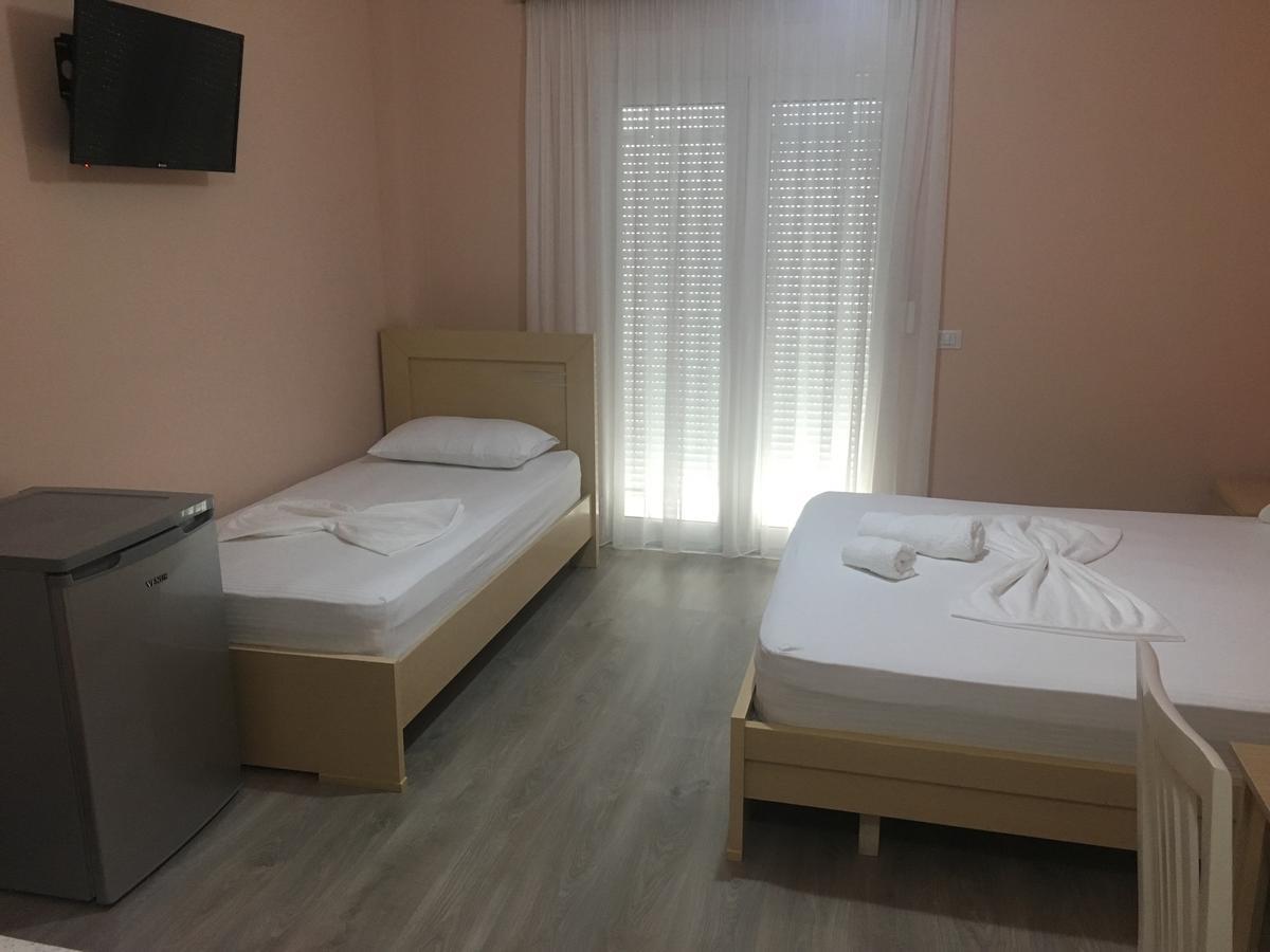 Rent Rooms Kapri Pogradec Exteriör bild